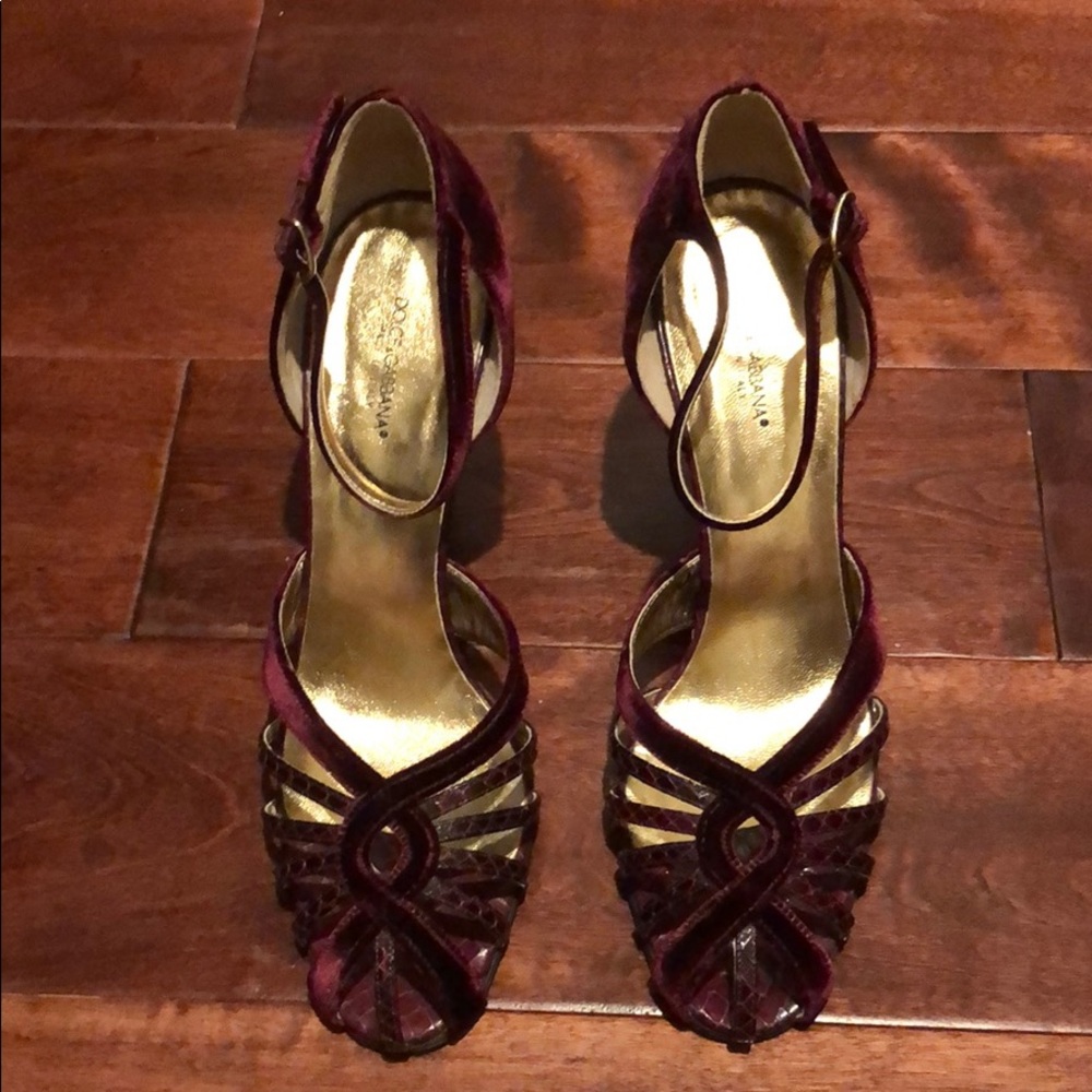 Dolce & Gabbana Vintage crocodile burgundy heels